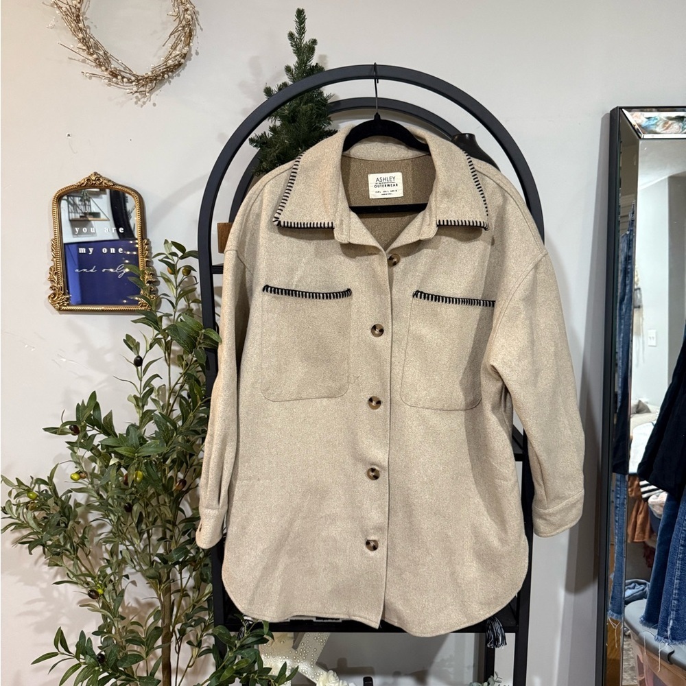 Ashley outerwear Beige Utility Jacket Shacket size large - Picture 2 of 10